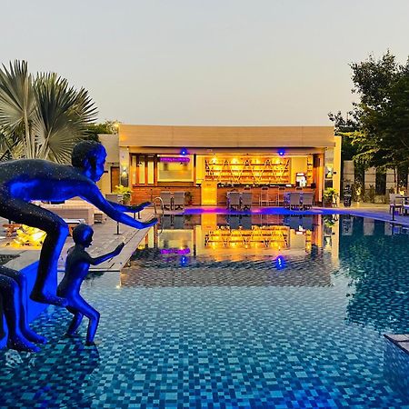 The Grand Arc Hotel & Convention Centre Shahjahanpur Eksteriør bilde