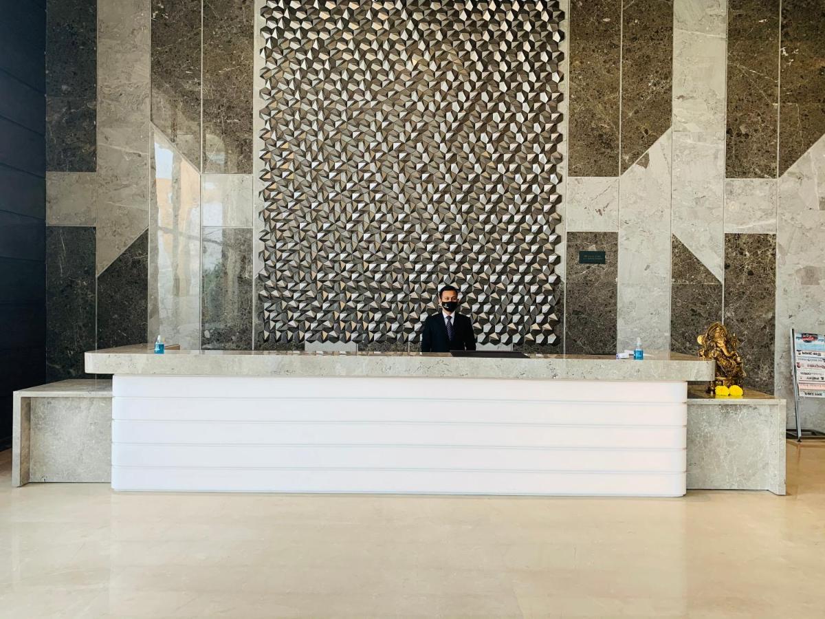 The Grand Arc Hotel & Convention Centre Shahjahanpur Eksteriør bilde