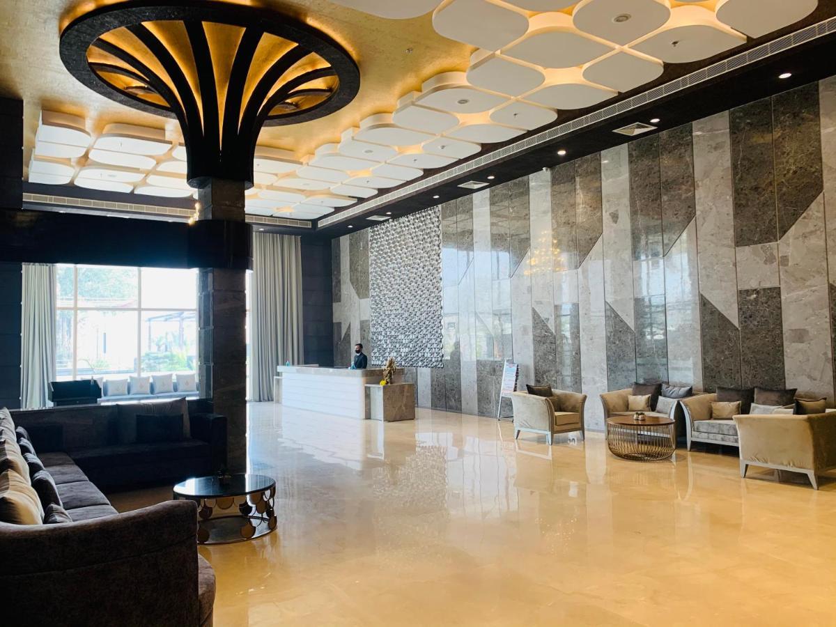 The Grand Arc Hotel & Convention Centre Shahjahanpur Eksteriør bilde