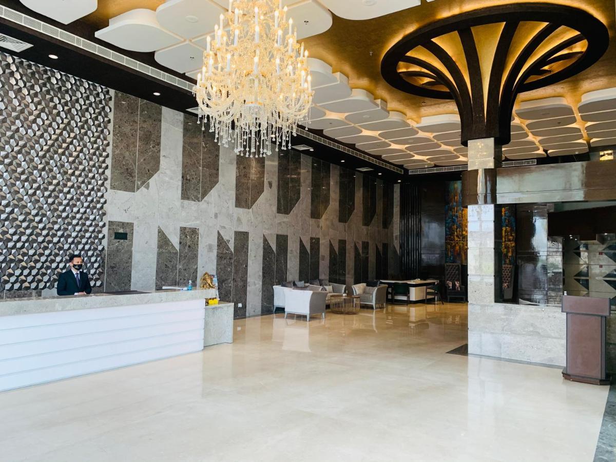 The Grand Arc Hotel & Convention Centre Shahjahanpur Eksteriør bilde