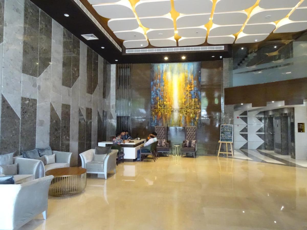 The Grand Arc Hotel & Convention Centre Shahjahanpur Eksteriør bilde