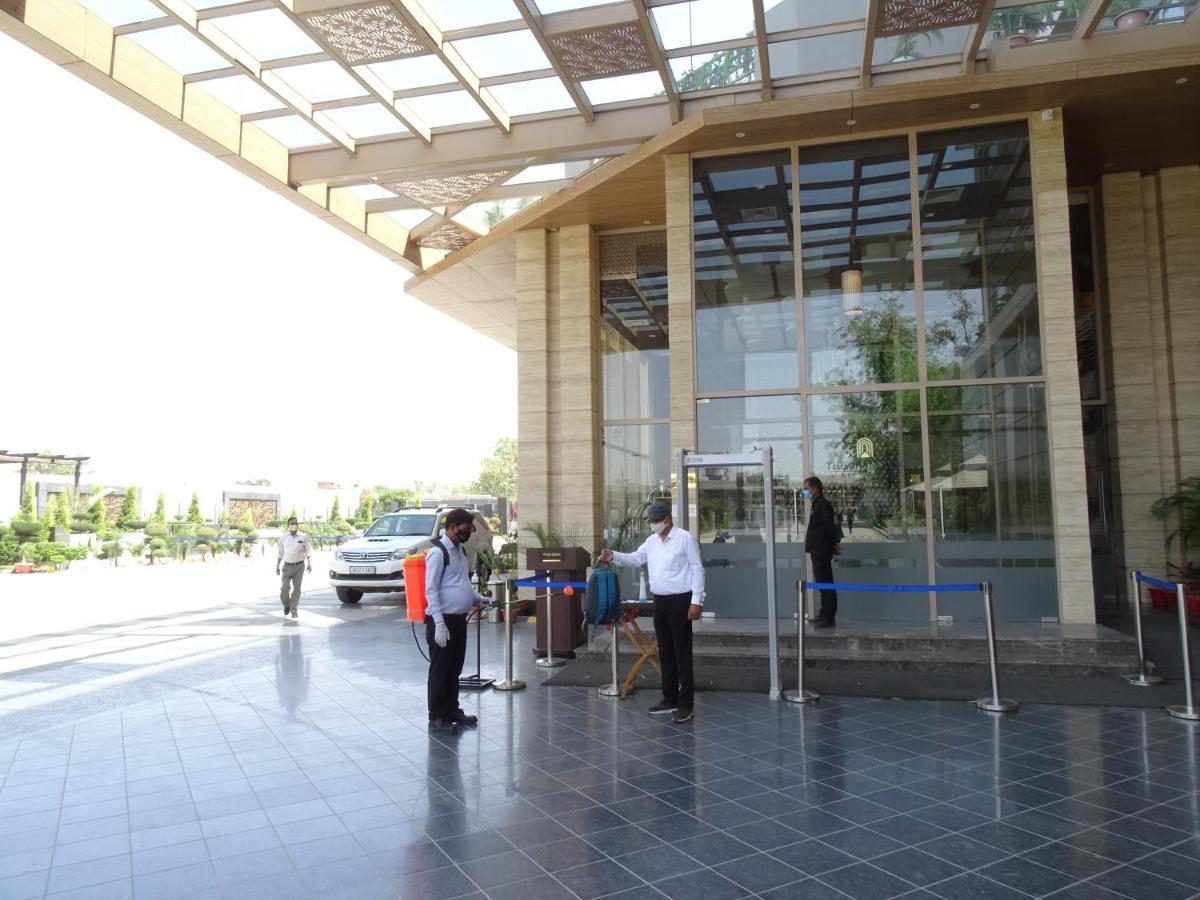 The Grand Arc Hotel & Convention Centre Shahjahanpur Eksteriør bilde