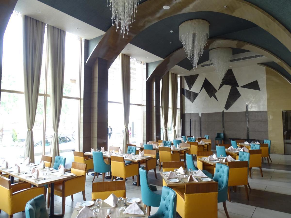 The Grand Arc Hotel & Convention Centre Shahjahanpur Eksteriør bilde