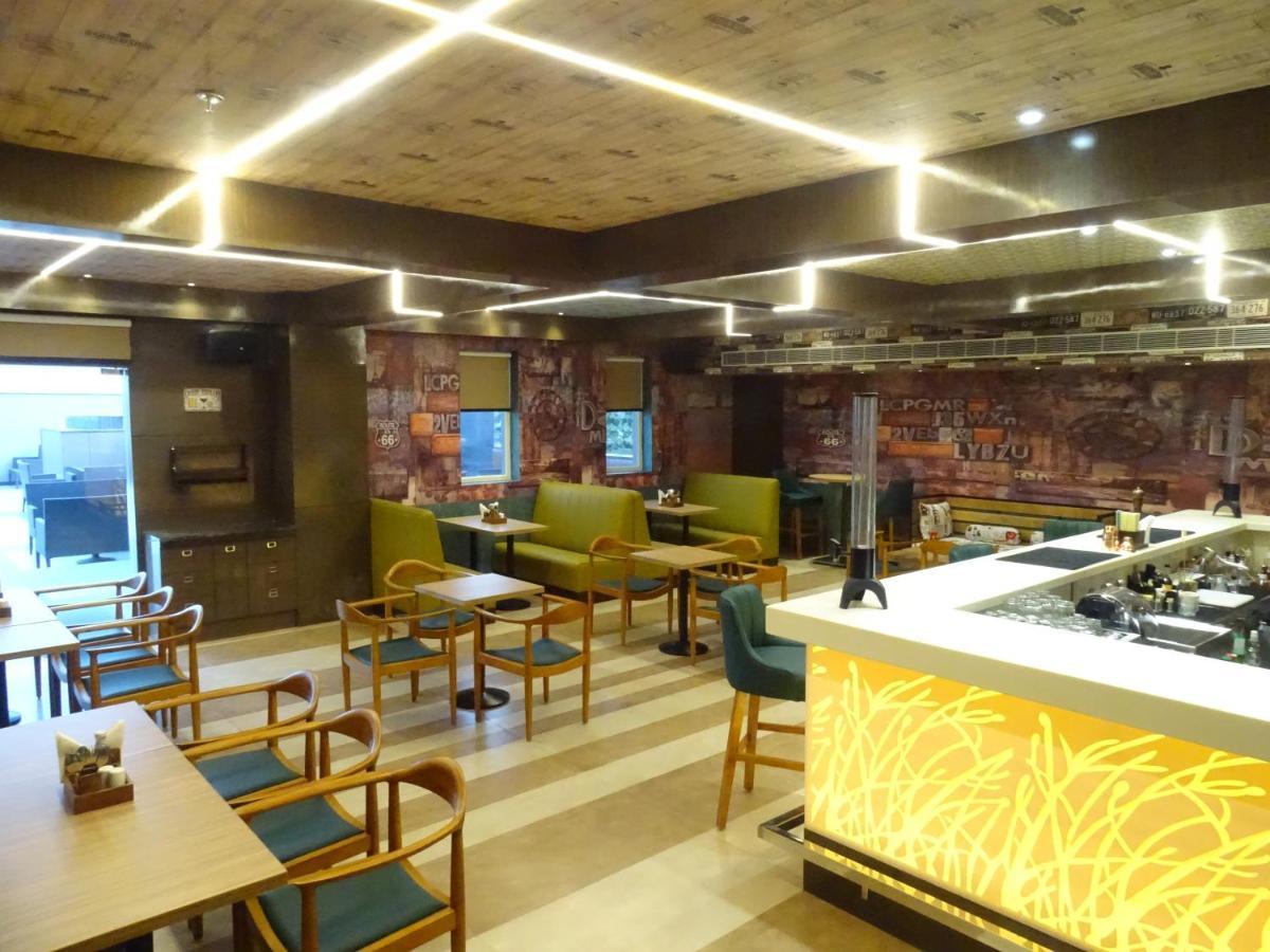 The Grand Arc Hotel & Convention Centre Shahjahanpur Eksteriør bilde