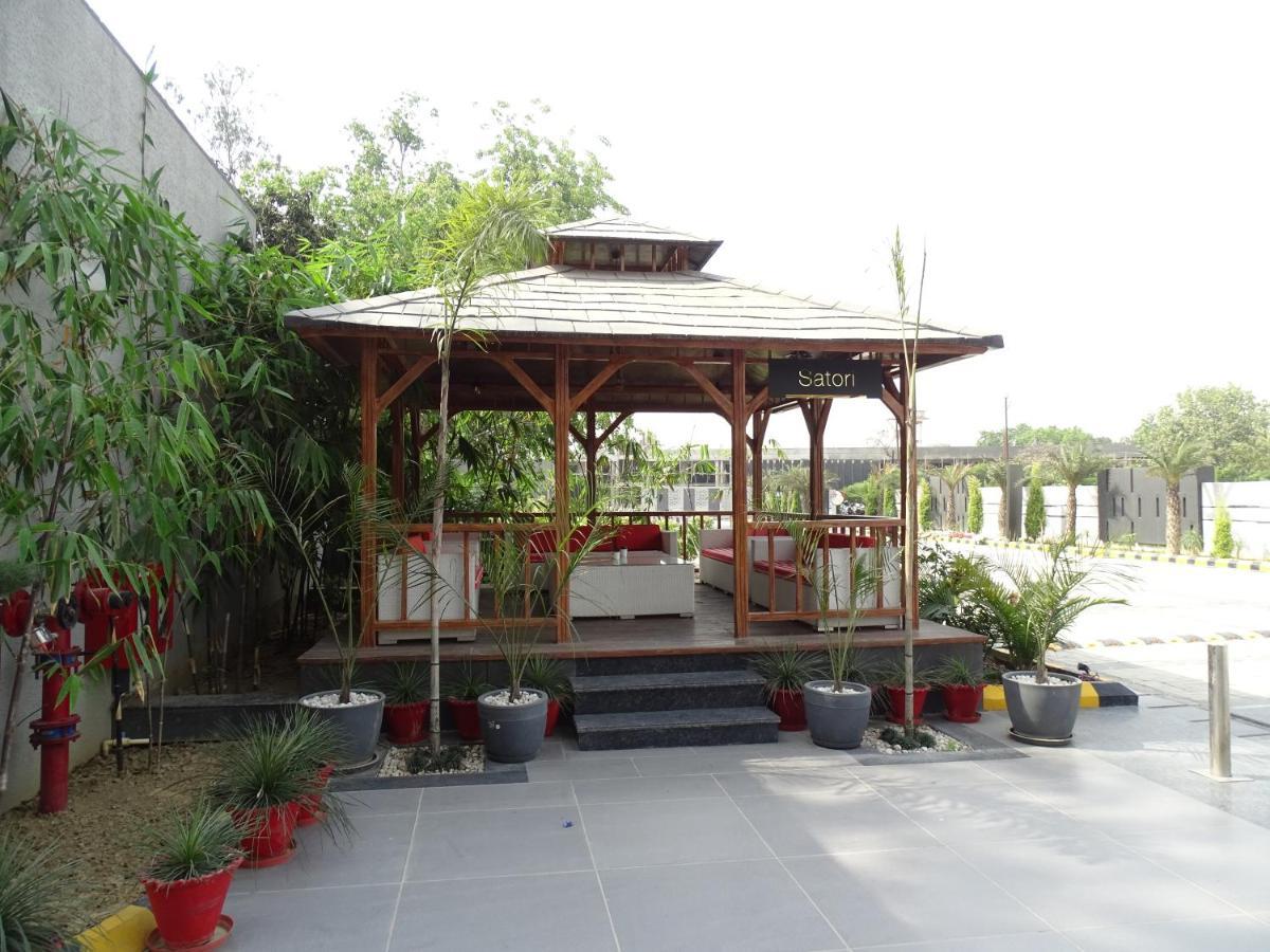 The Grand Arc Hotel & Convention Centre Shahjahanpur Eksteriør bilde