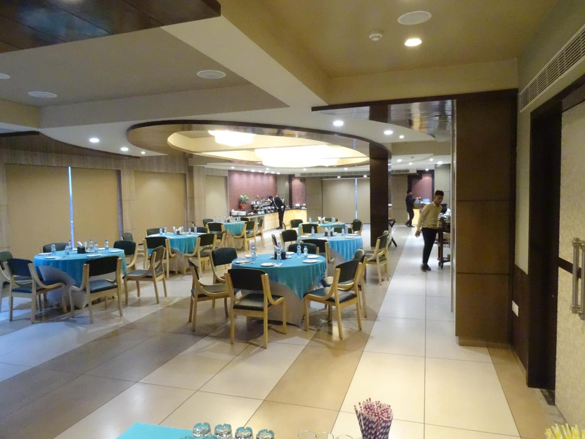 The Grand Arc Hotel & Convention Centre Shahjahanpur Eksteriør bilde
