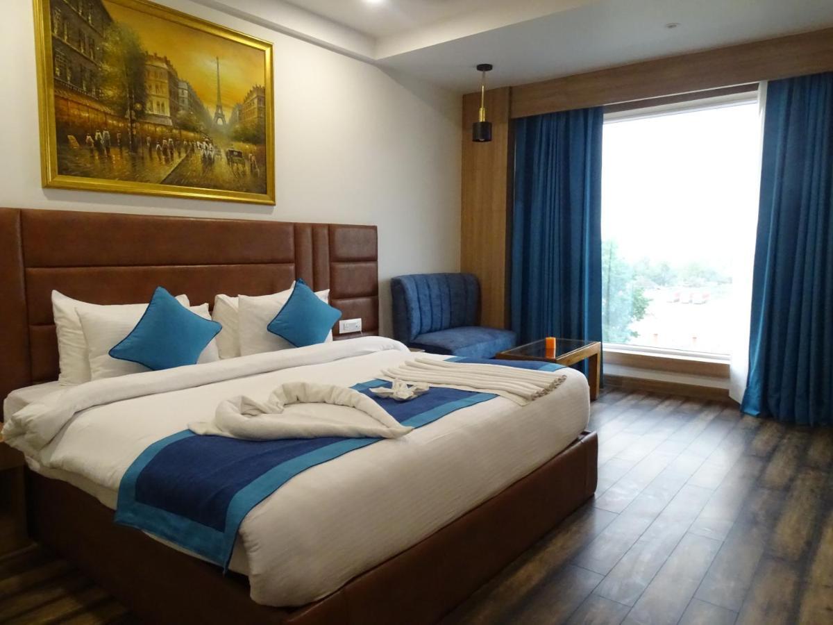 The Grand Arc Hotel & Convention Centre Shahjahanpur Eksteriør bilde