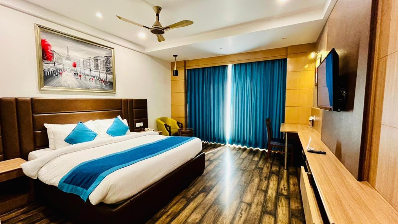 The Grand Arc Hotel & Convention Centre Shahjahanpur Eksteriør bilde