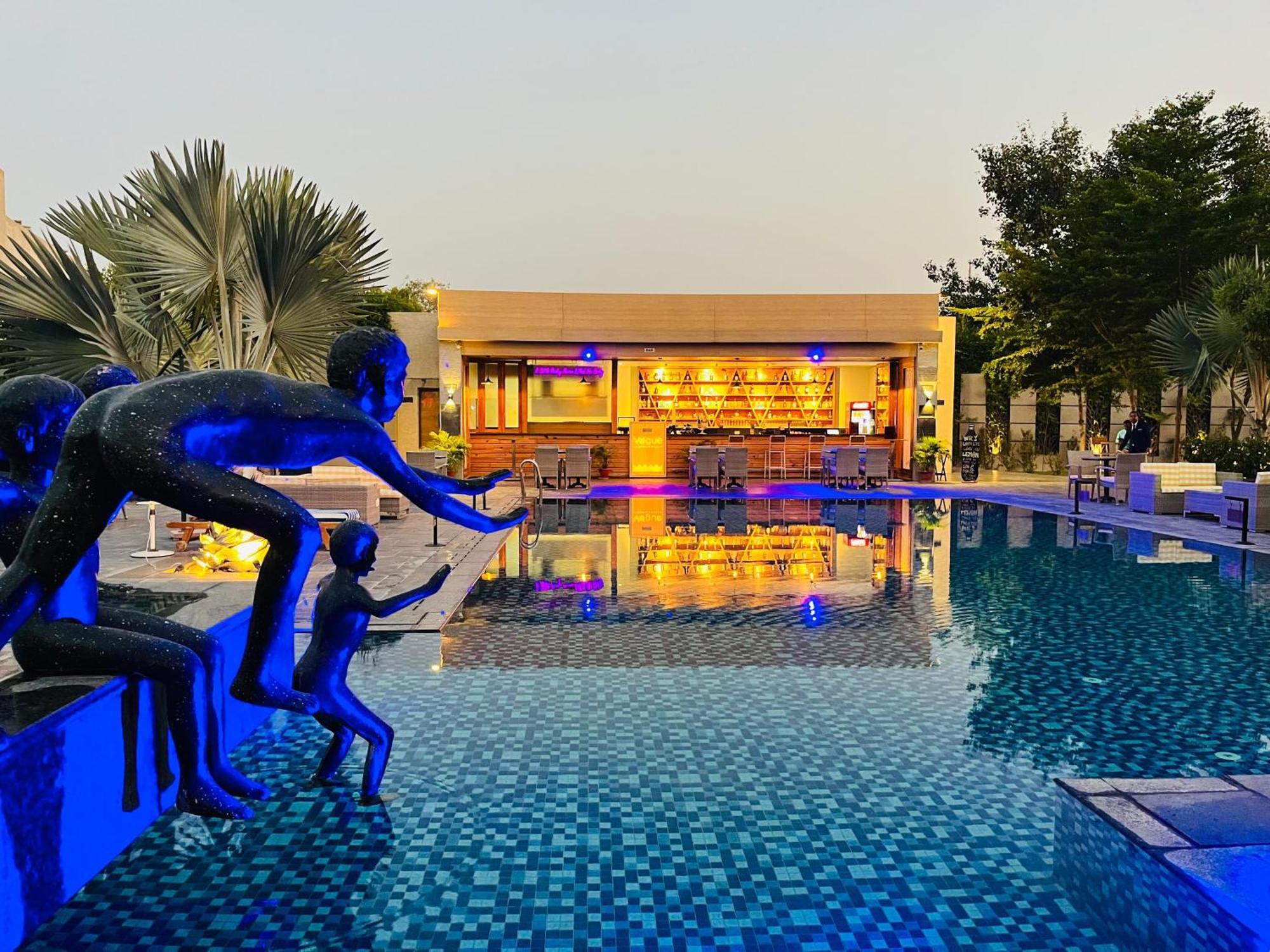 The Grand Arc Hotel & Convention Centre Shahjahanpur Eksteriør bilde